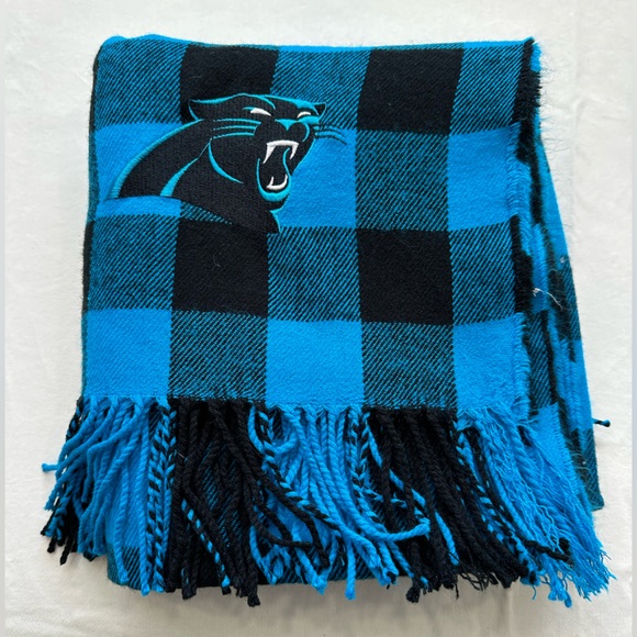 Women’s NFL Carolina Panthers Oversized Scarf 76”x36” - Picture 4 of 5